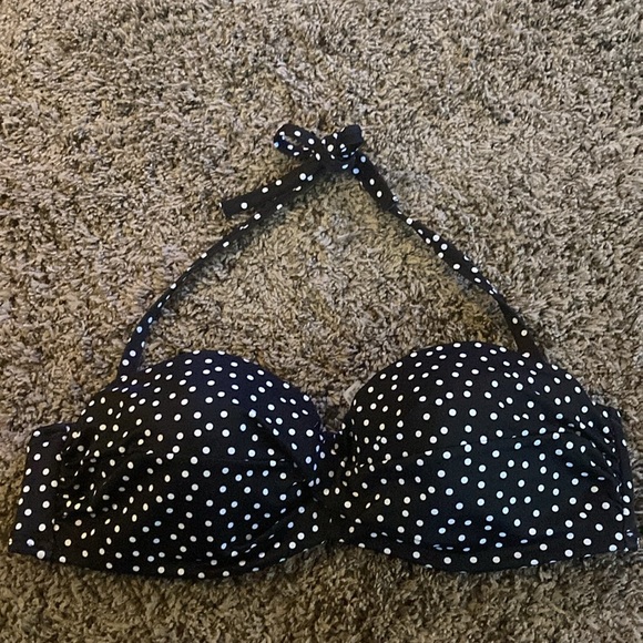 Victoria’s Secret Twist Bandeau 36C - Picture 5 of 7